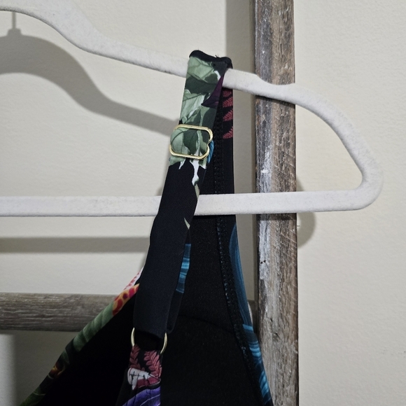 ⭐️40% Off⭐️ Terra & Sky Plus Tropical Floral Molded Cup One-piece Swimsuit - Picture 11 of 16